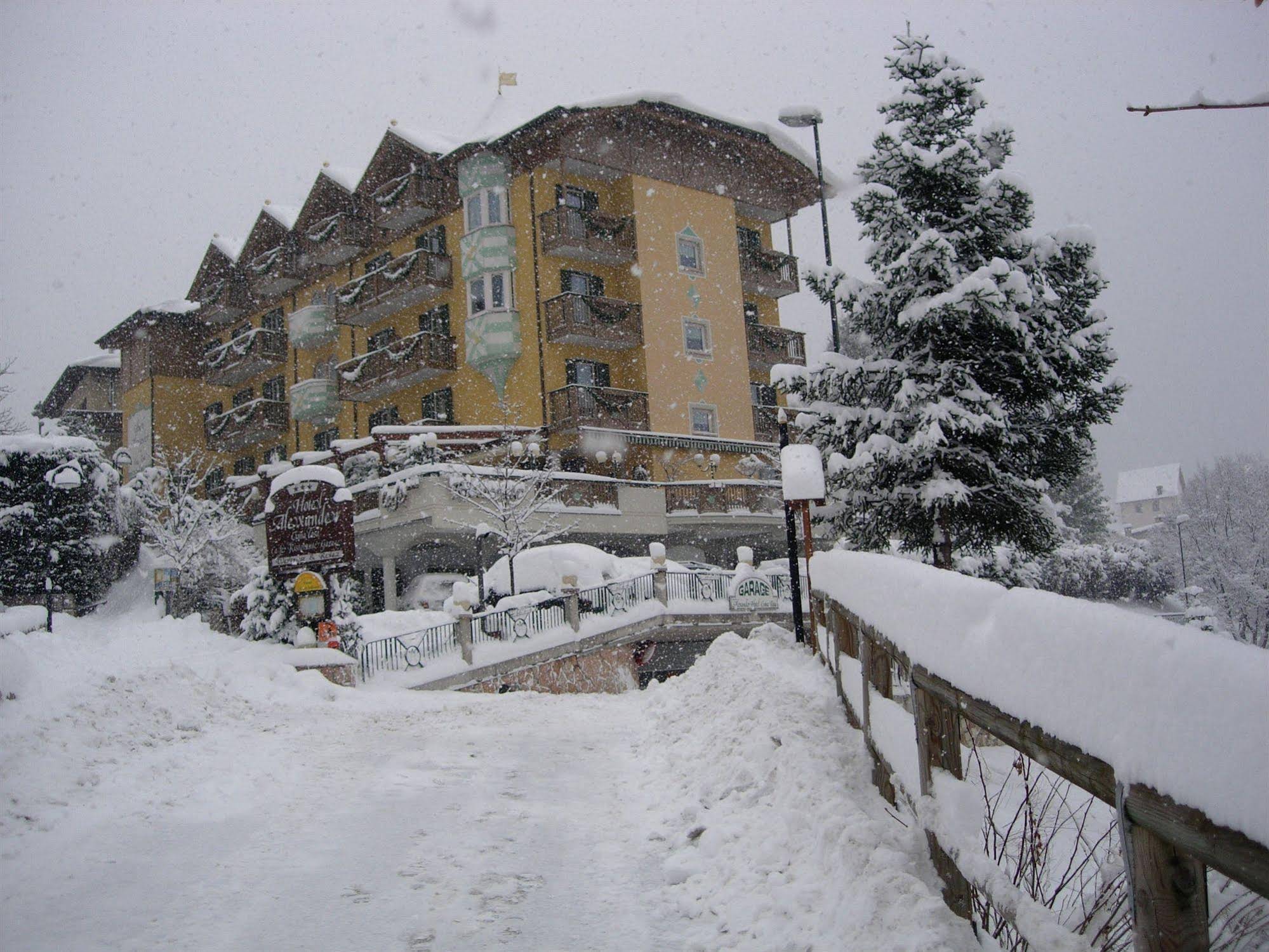Alexander Hotel