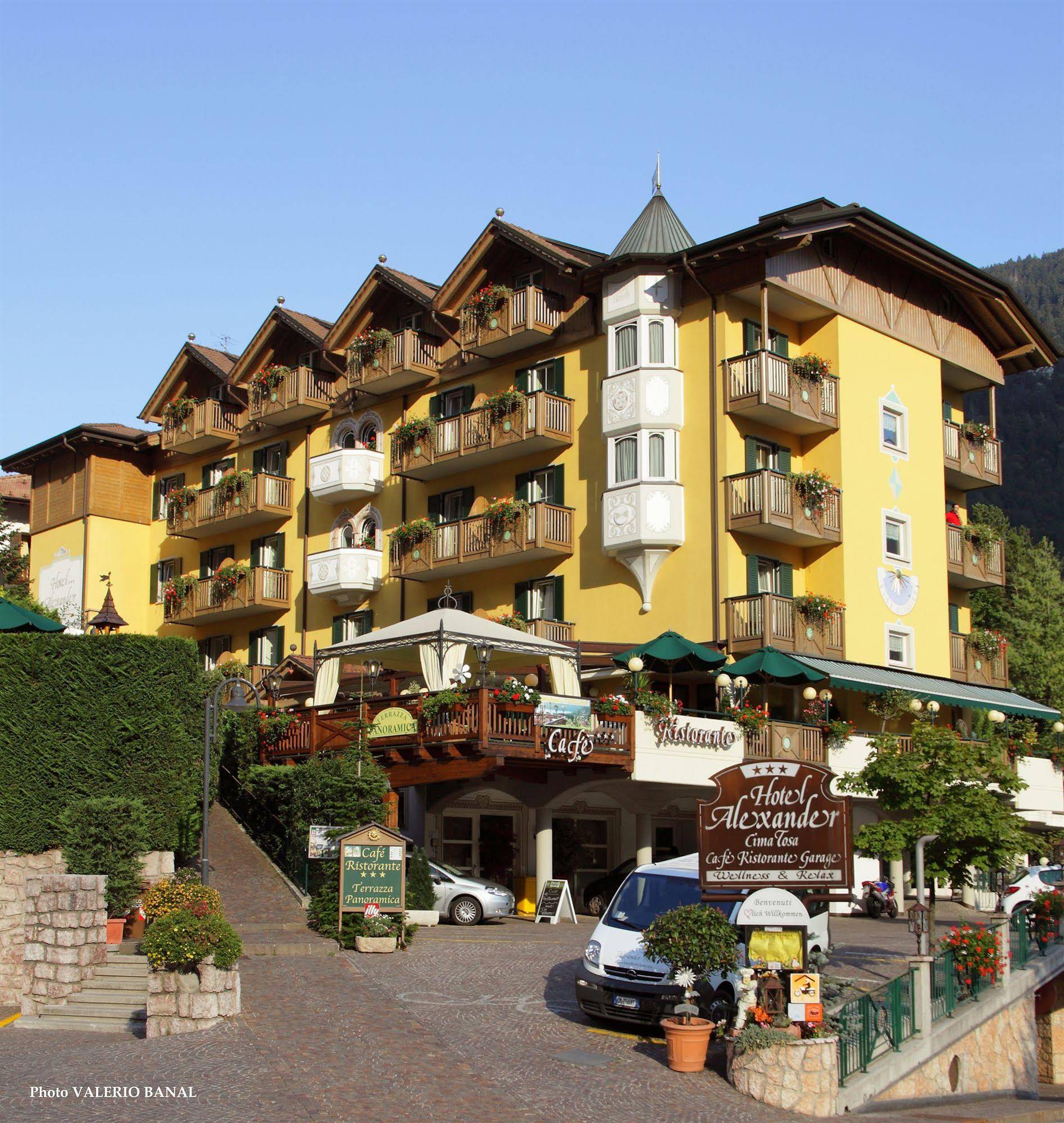 Alexander Hotel