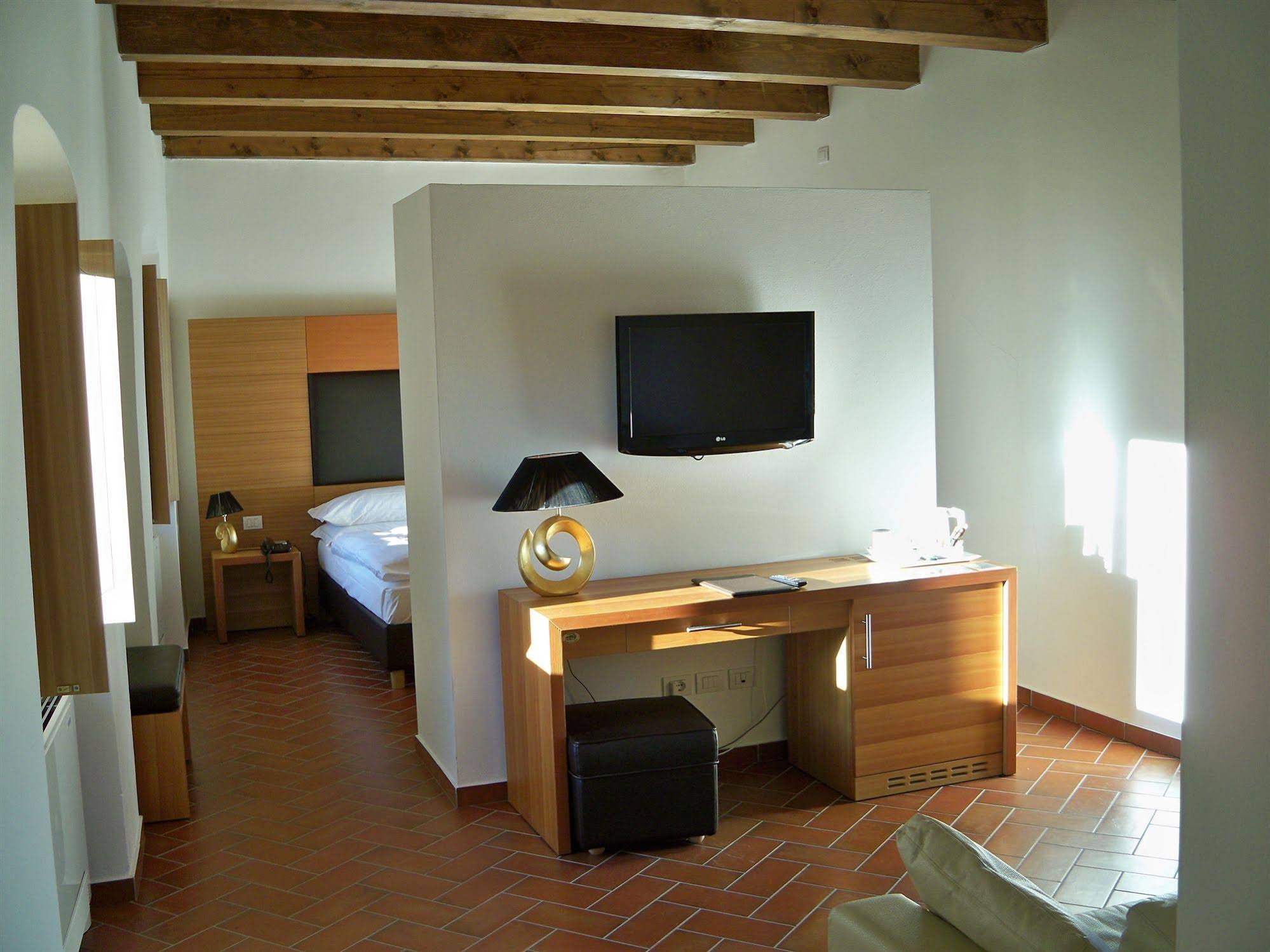 Relais Palazzo Lodron Guest House