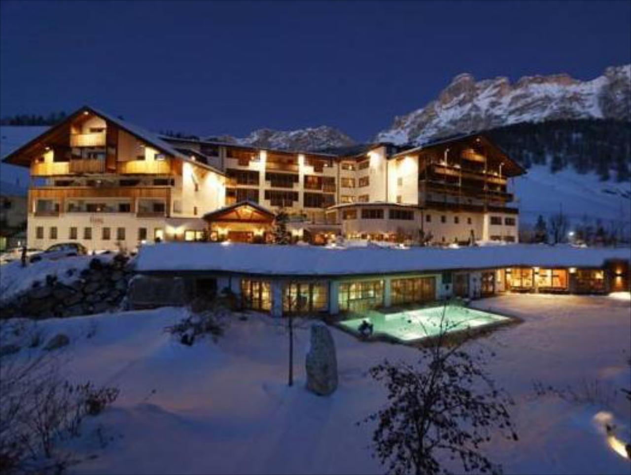 Fanes Dolomiti Wellness Hotel