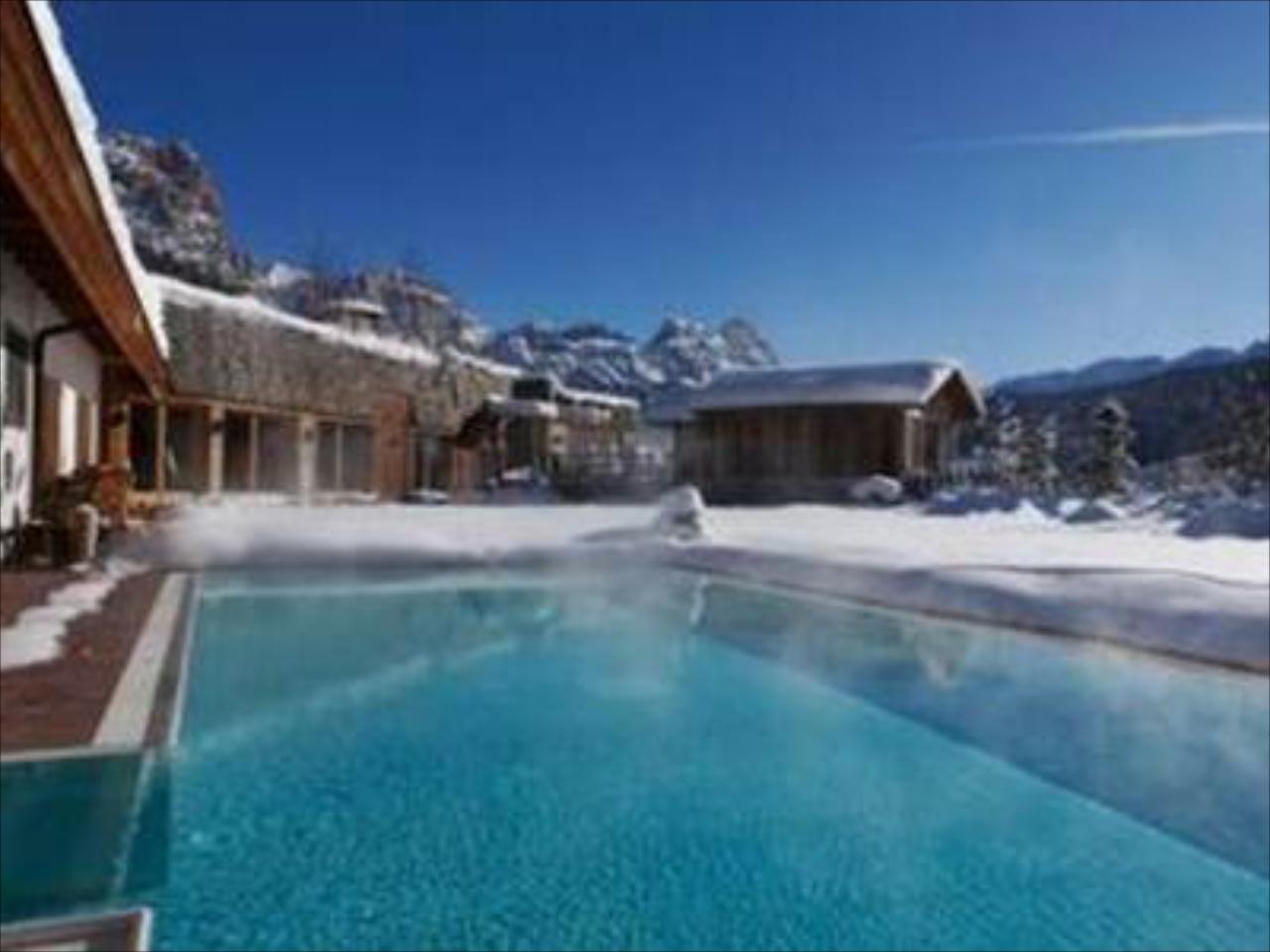 Fanes Dolomiti Wellness Hotel
