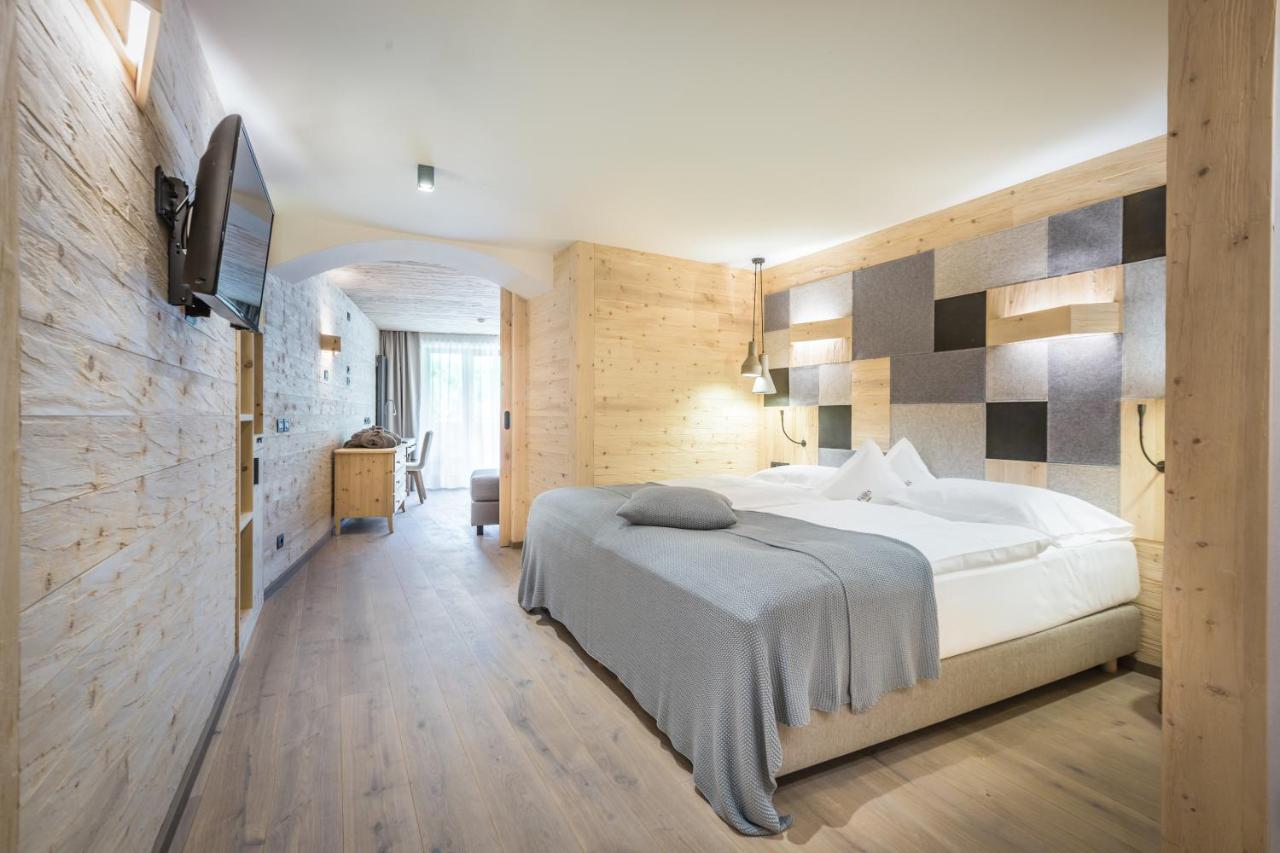 Fanes Dolomiti Wellness Hotel
