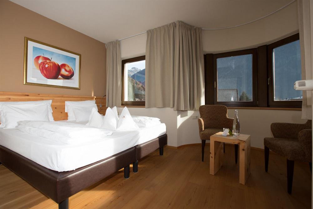 Alphotel Stocker