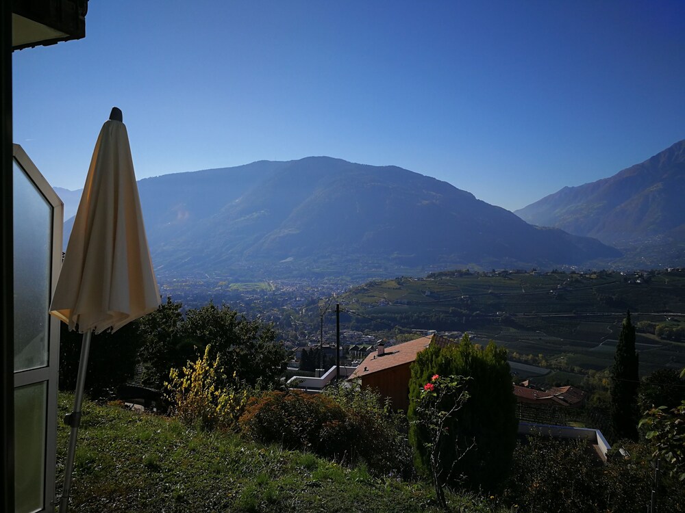 Garni Eden Bed & Breakfast