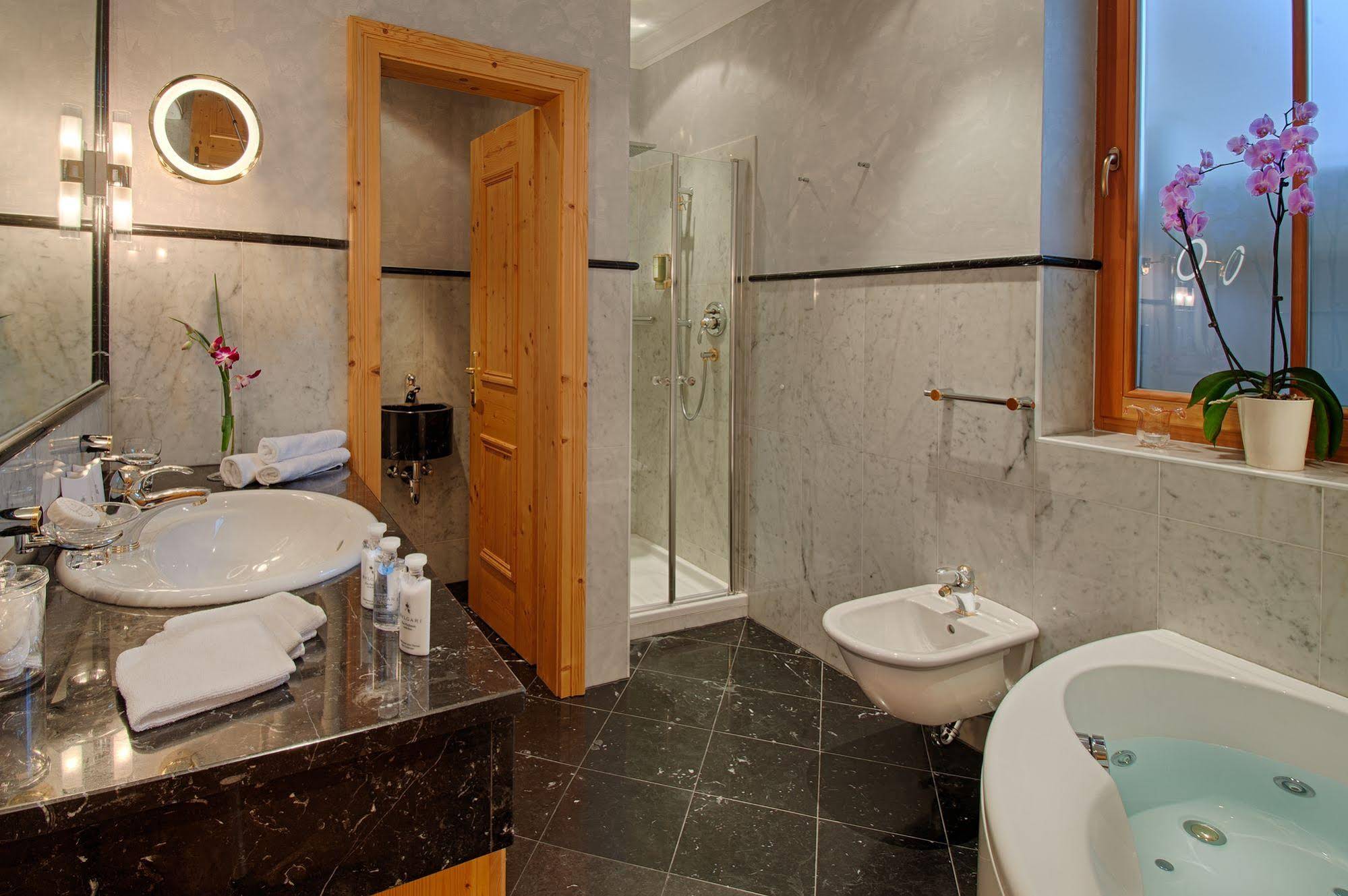 Alpenpalace Luxury Hideaway & Spa Retreat