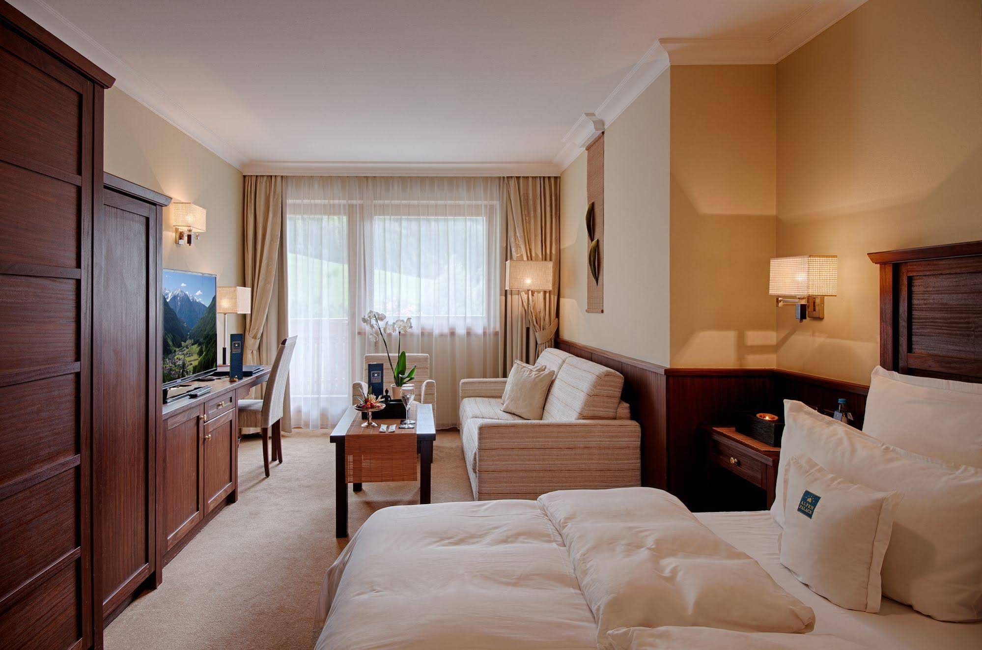 Alpenpalace Luxury Hideaway & Spa Retreat
