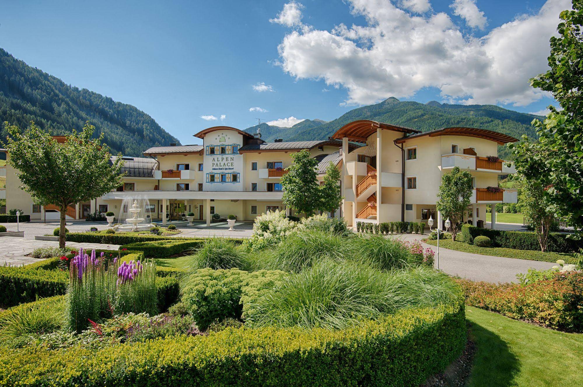 Alpenpalace Luxury Hideaway & Spa Retreat