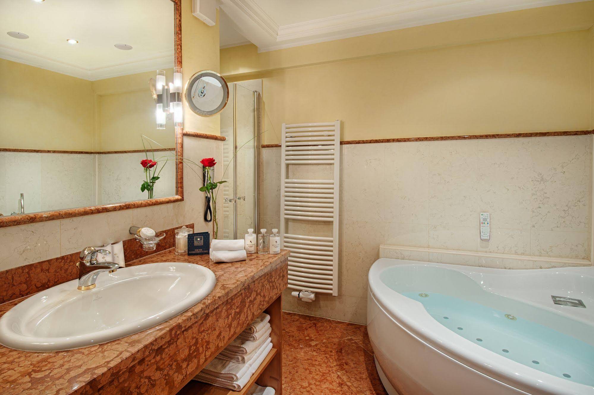 Alpenpalace Luxury Hideaway & Spa Retreat