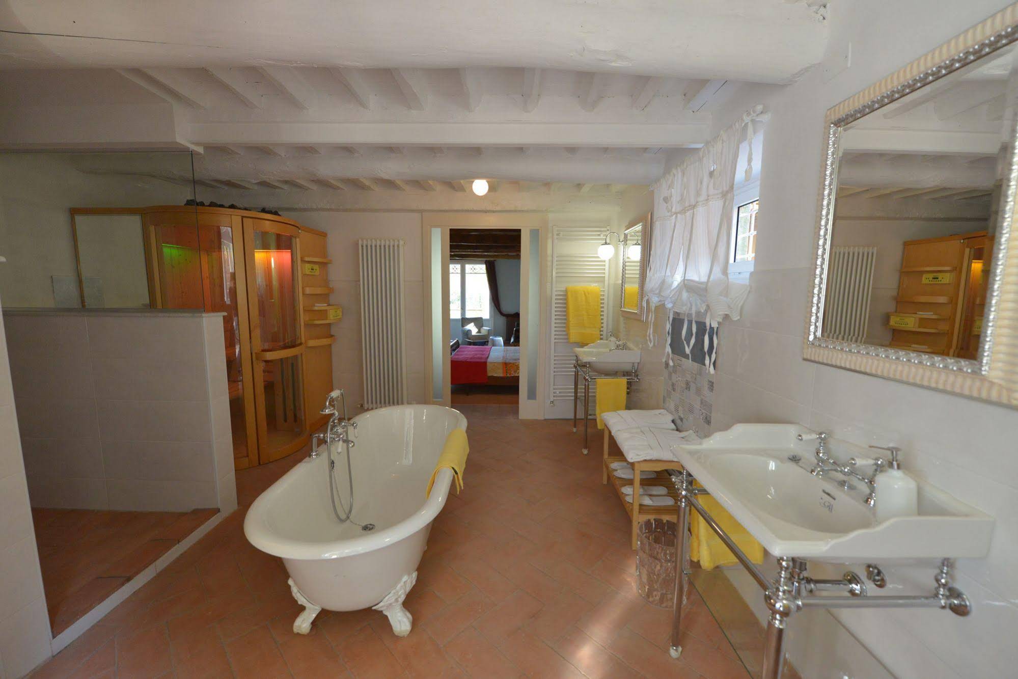 Villa Lucchesi