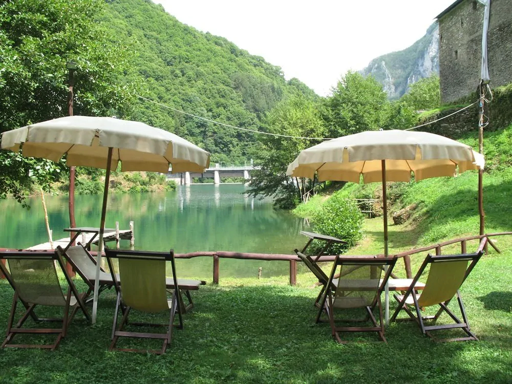 Antico Borgo di Isola Santa