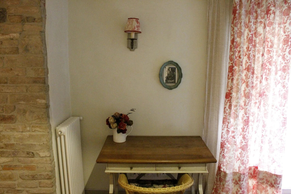 Private Room In Small Medieval Borgo