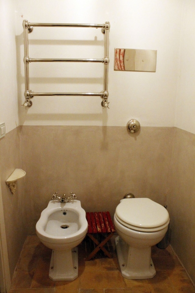 Private Room In Small Medieval Borgo