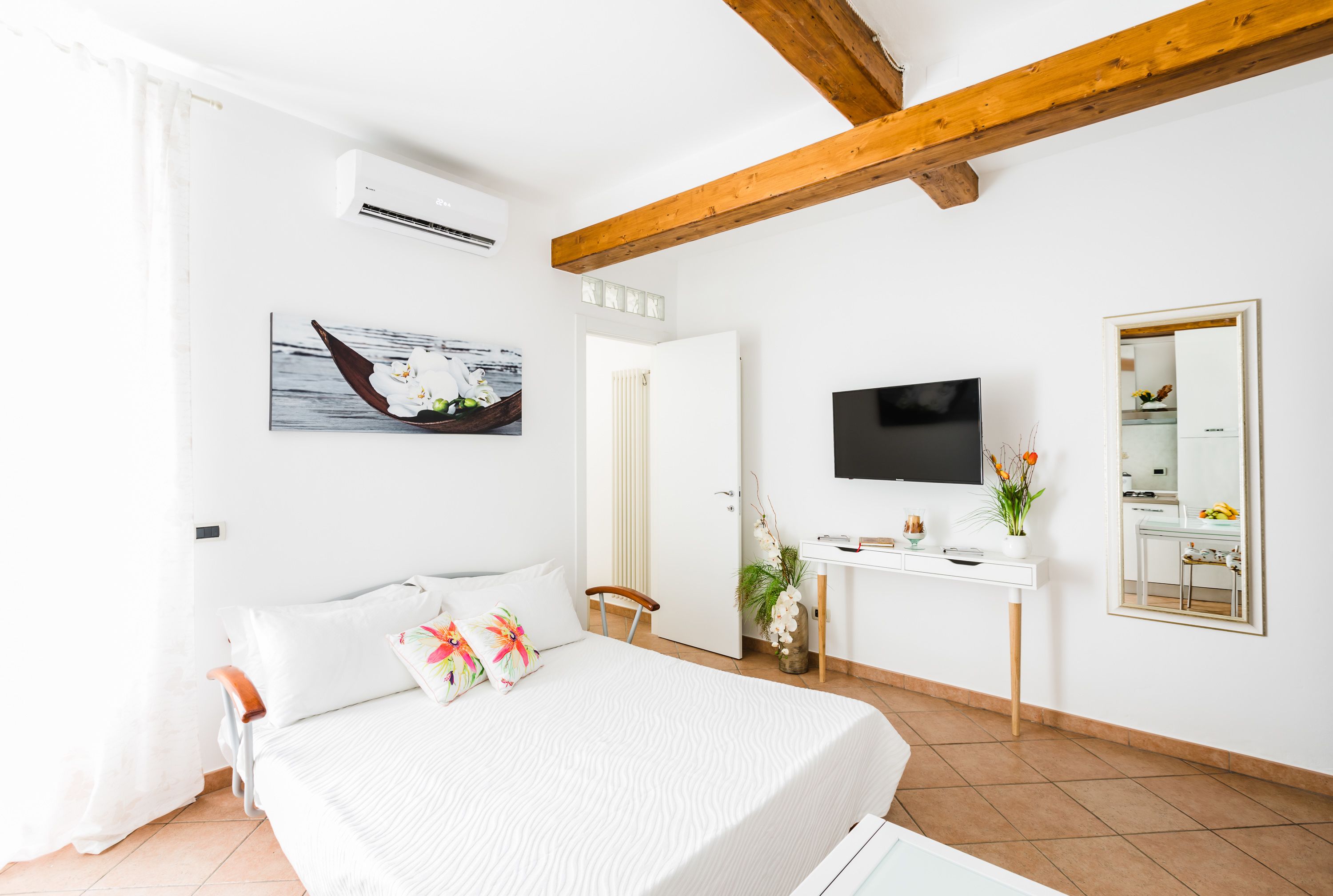 Florence Liona Apartments
