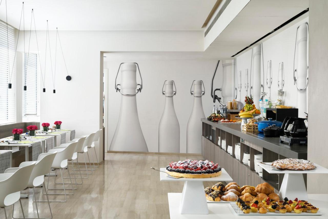 Glance Hotel