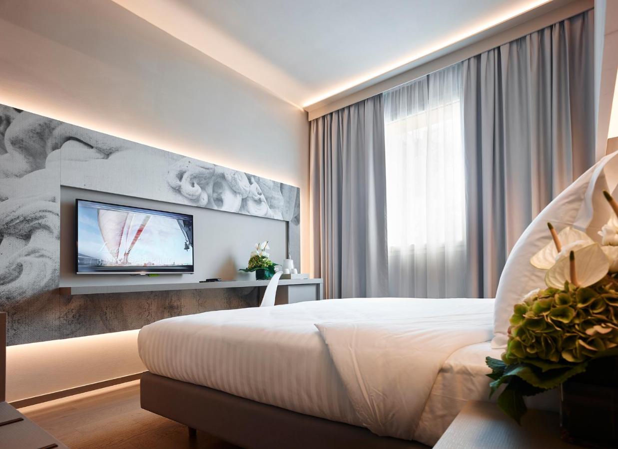 Glance Hotel