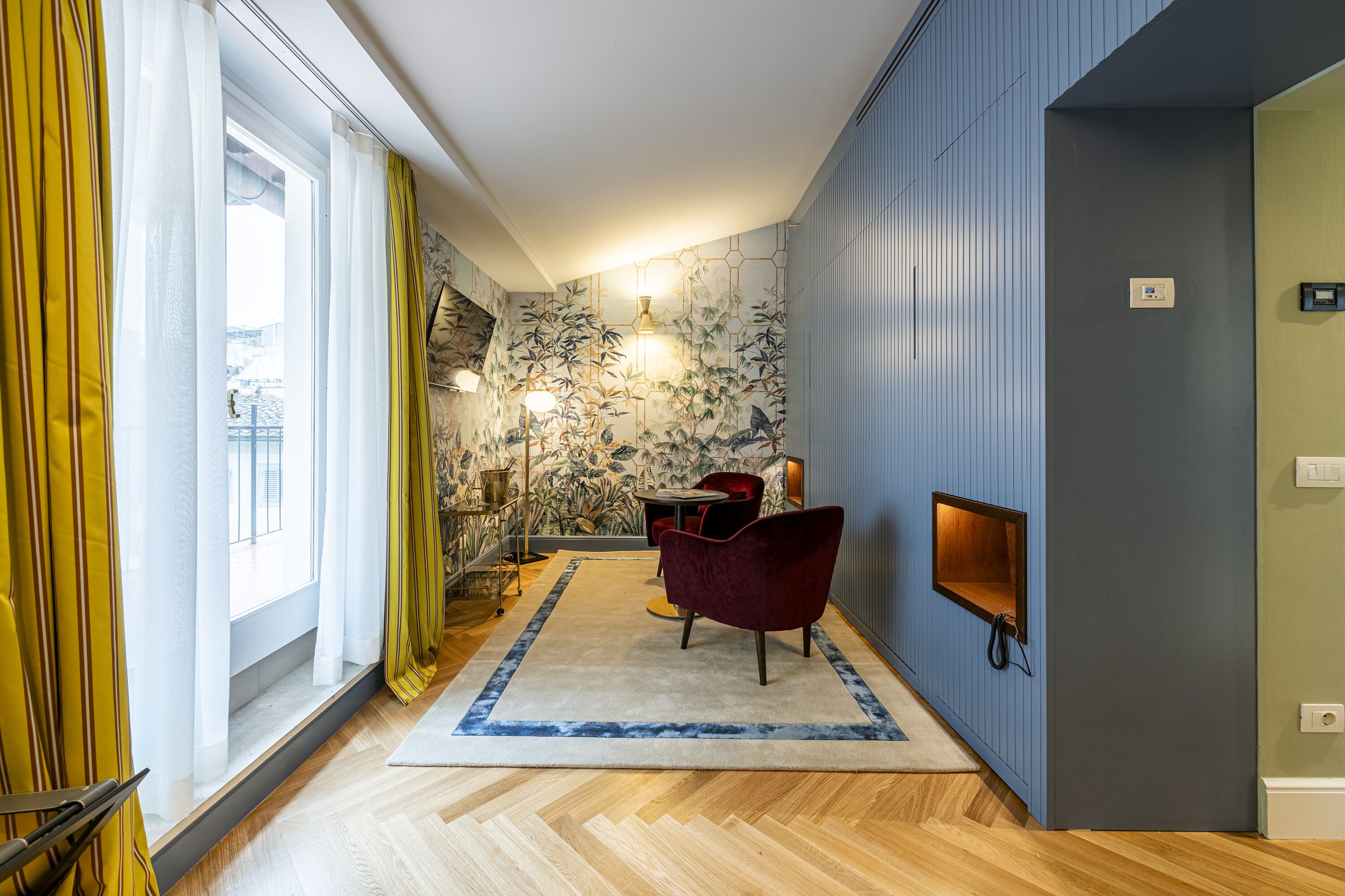 Glimpse Hotel