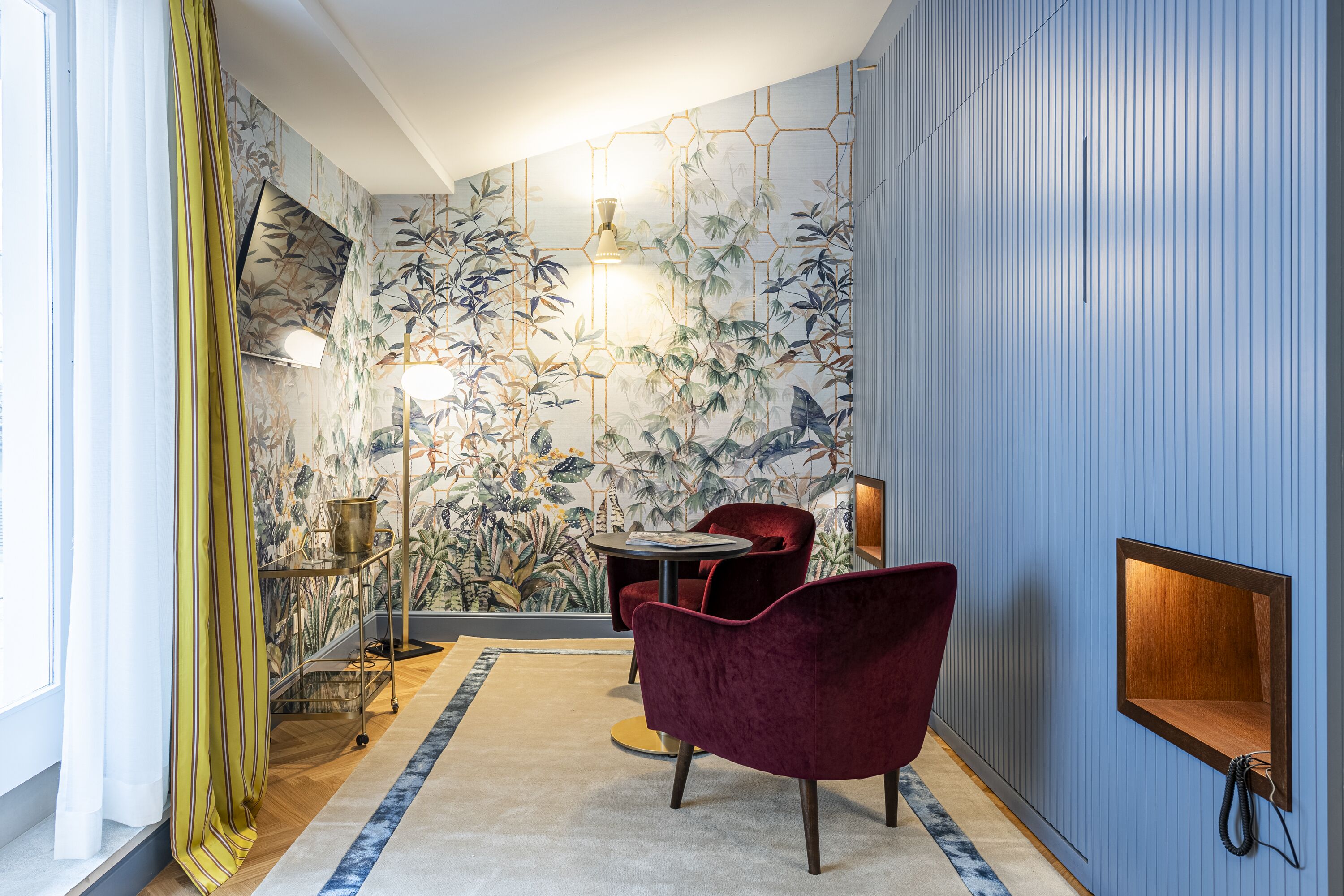 Glimpse Hotel