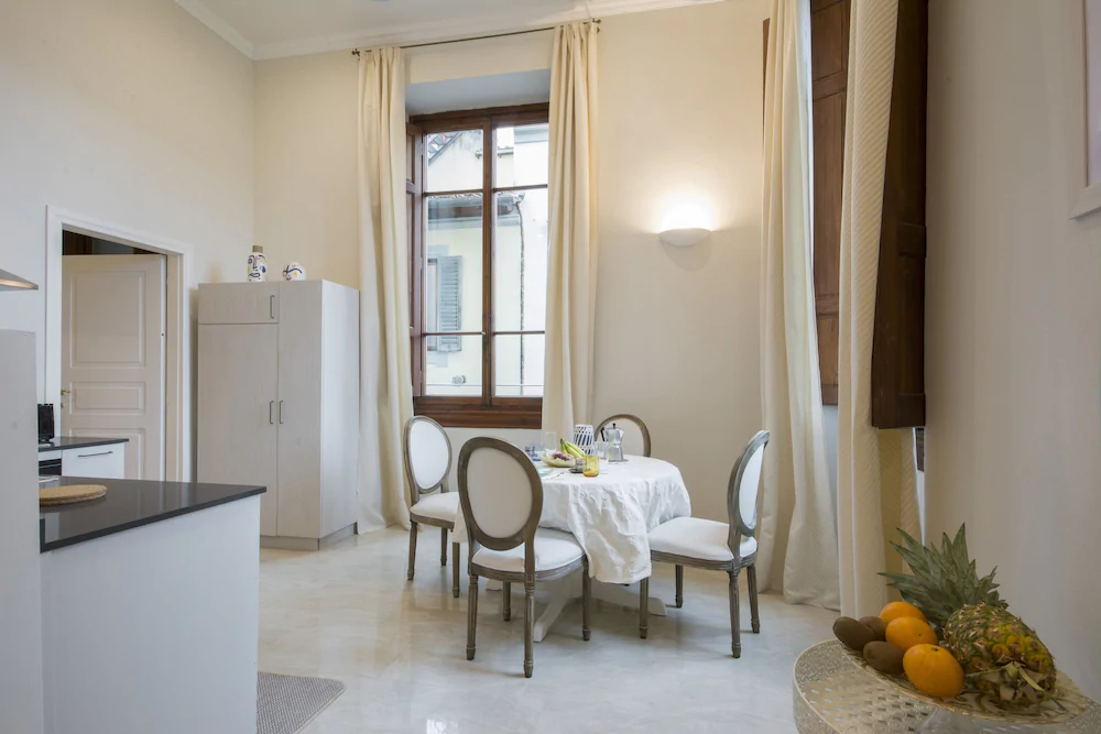 Iris Apartments