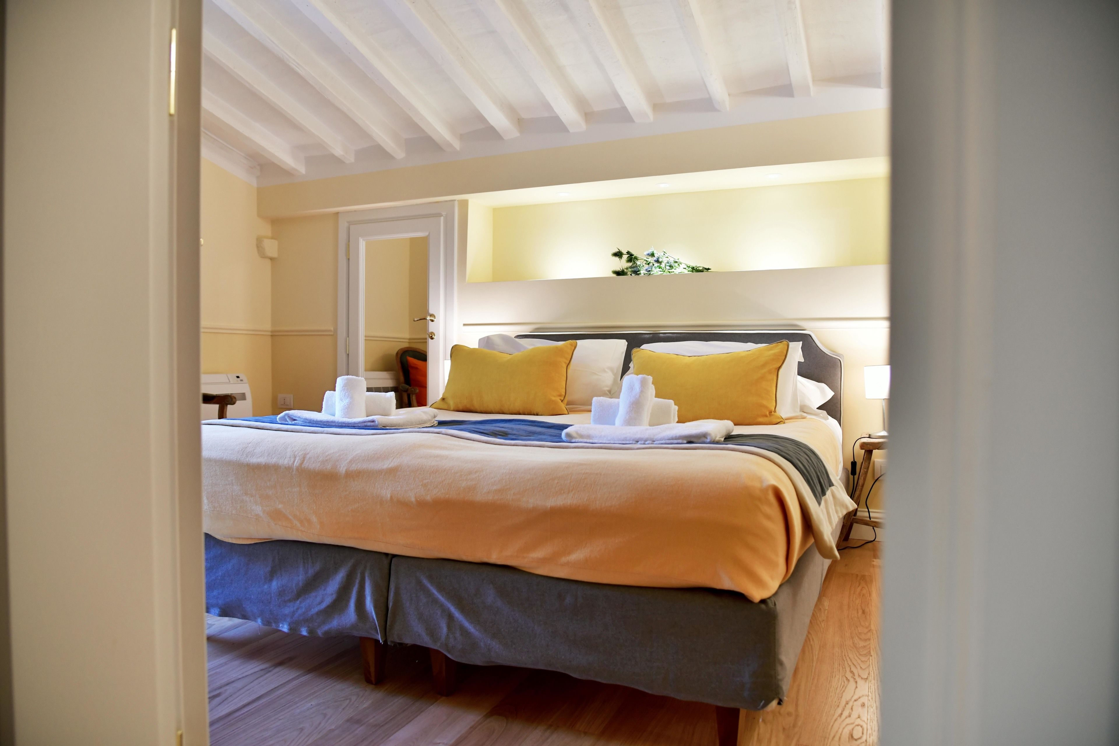 La Croce D'oro Apartments