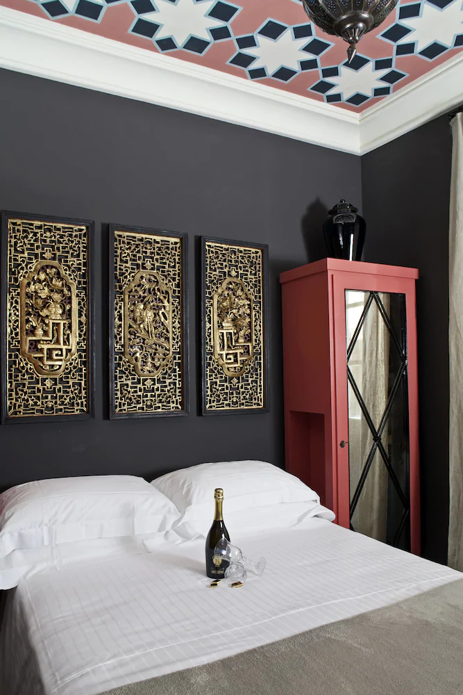 Porcellino Gallery Art Boutique B&B