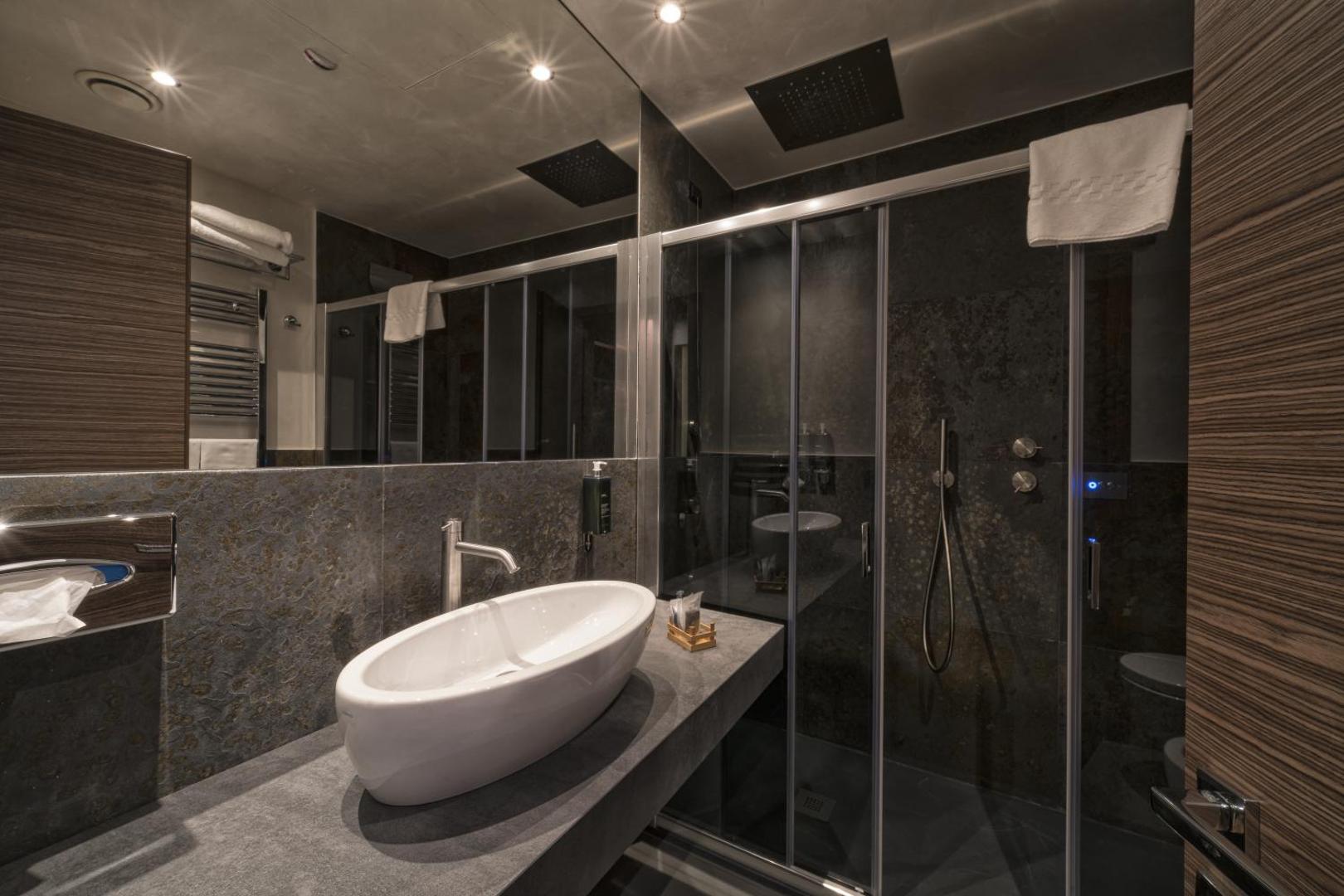 Solo Experience Hotel