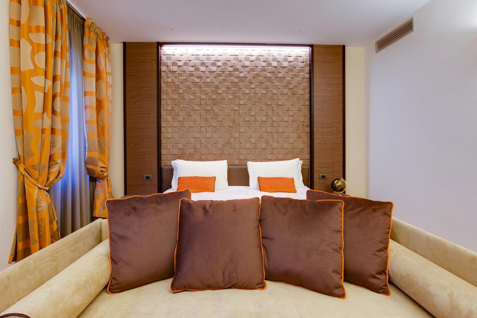 Solo Experience Hotel