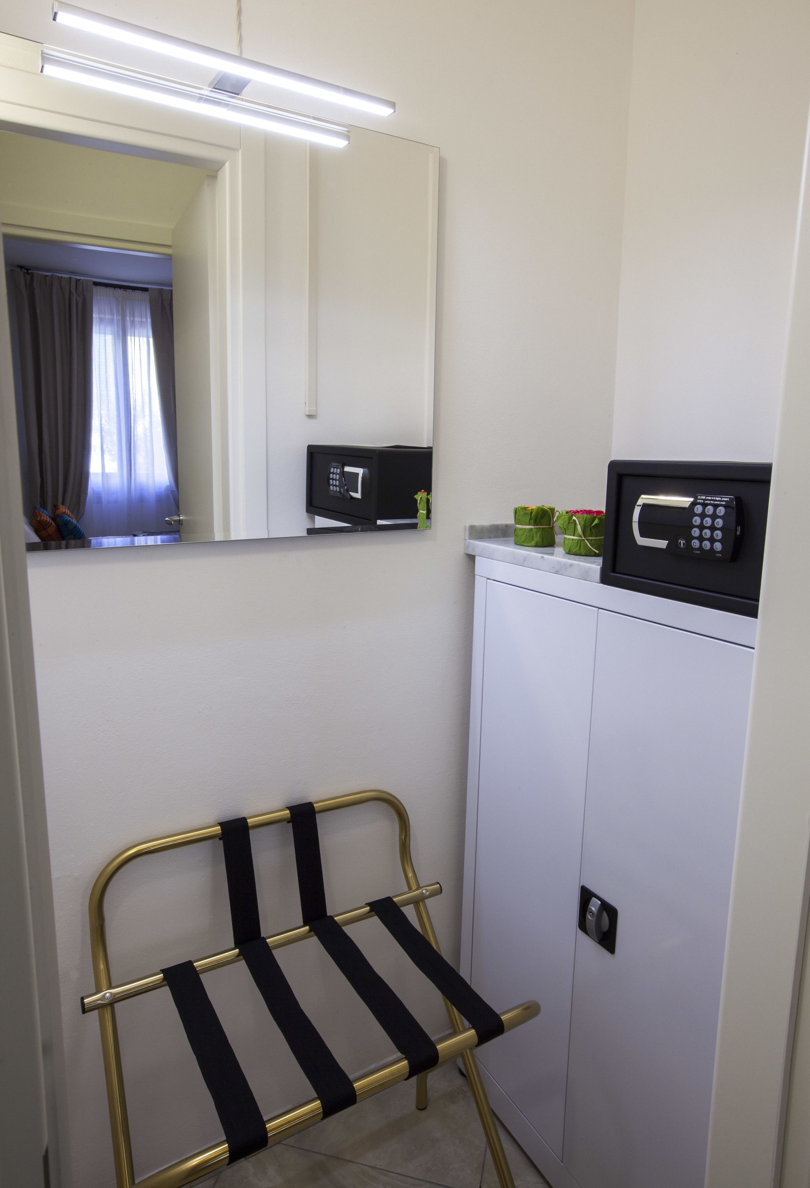 The Golden House Florence Suite