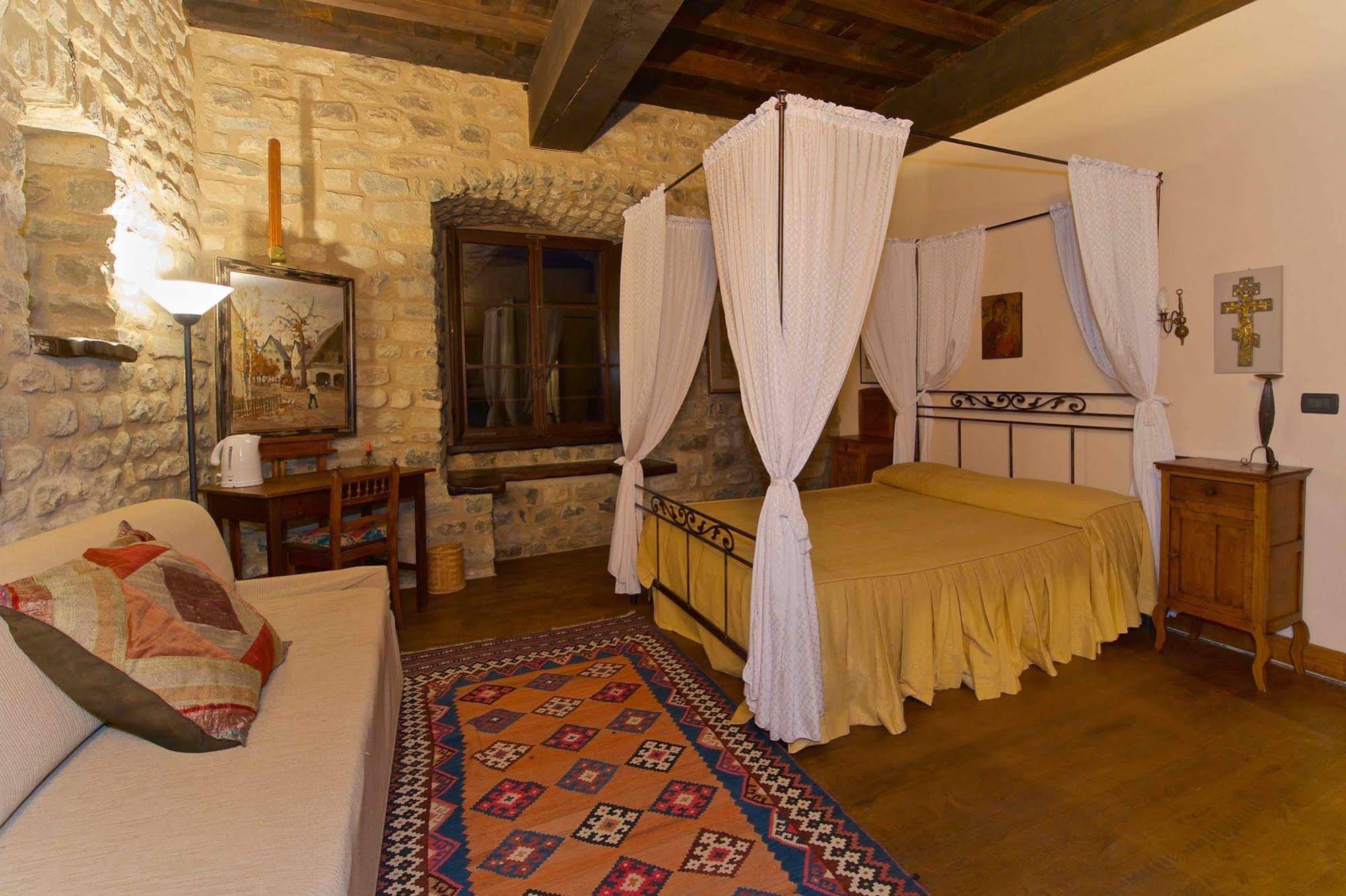Castello dell Aquila