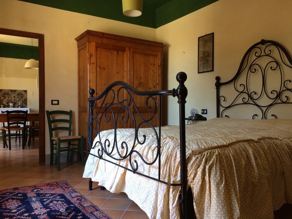 Agriturismo La Palazzina e Orchidea Bed&Breakfast