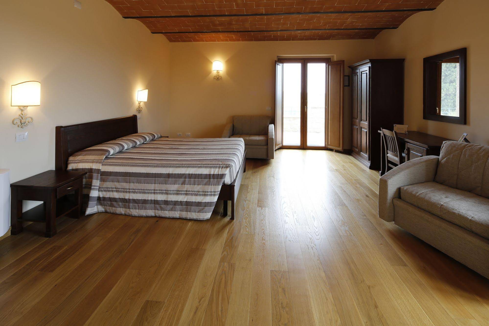 Agriturismo Poggio Al Tufo