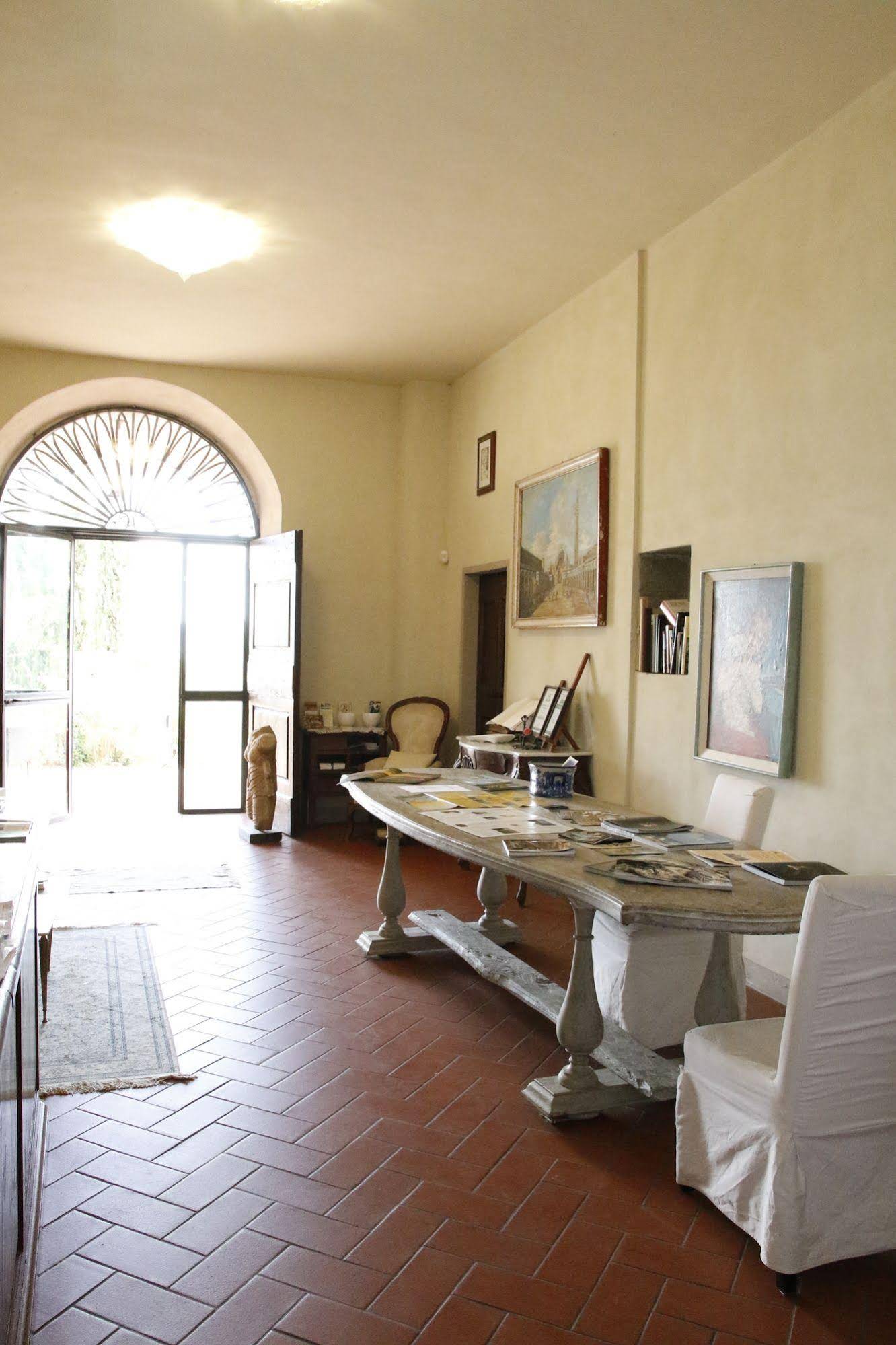 Villa La Grotta