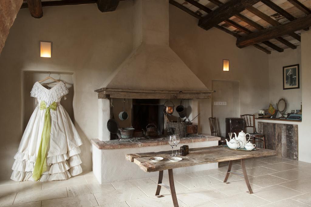 Follonico 4-Suite B&B