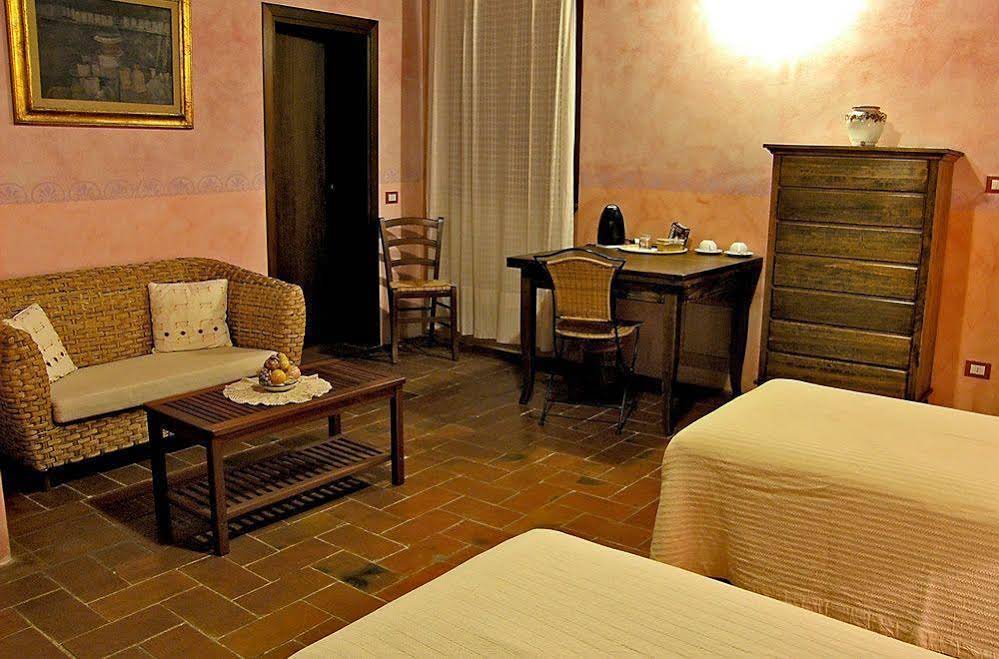 Tassinaia Bed and Breakfast