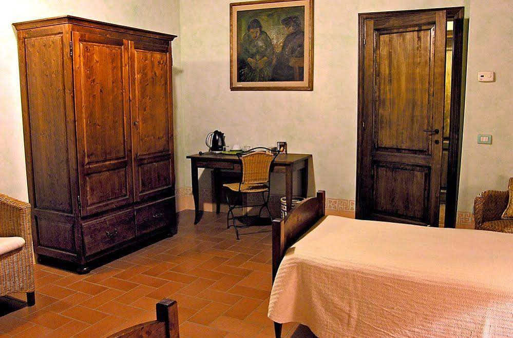 Tassinaia Bed and Breakfast