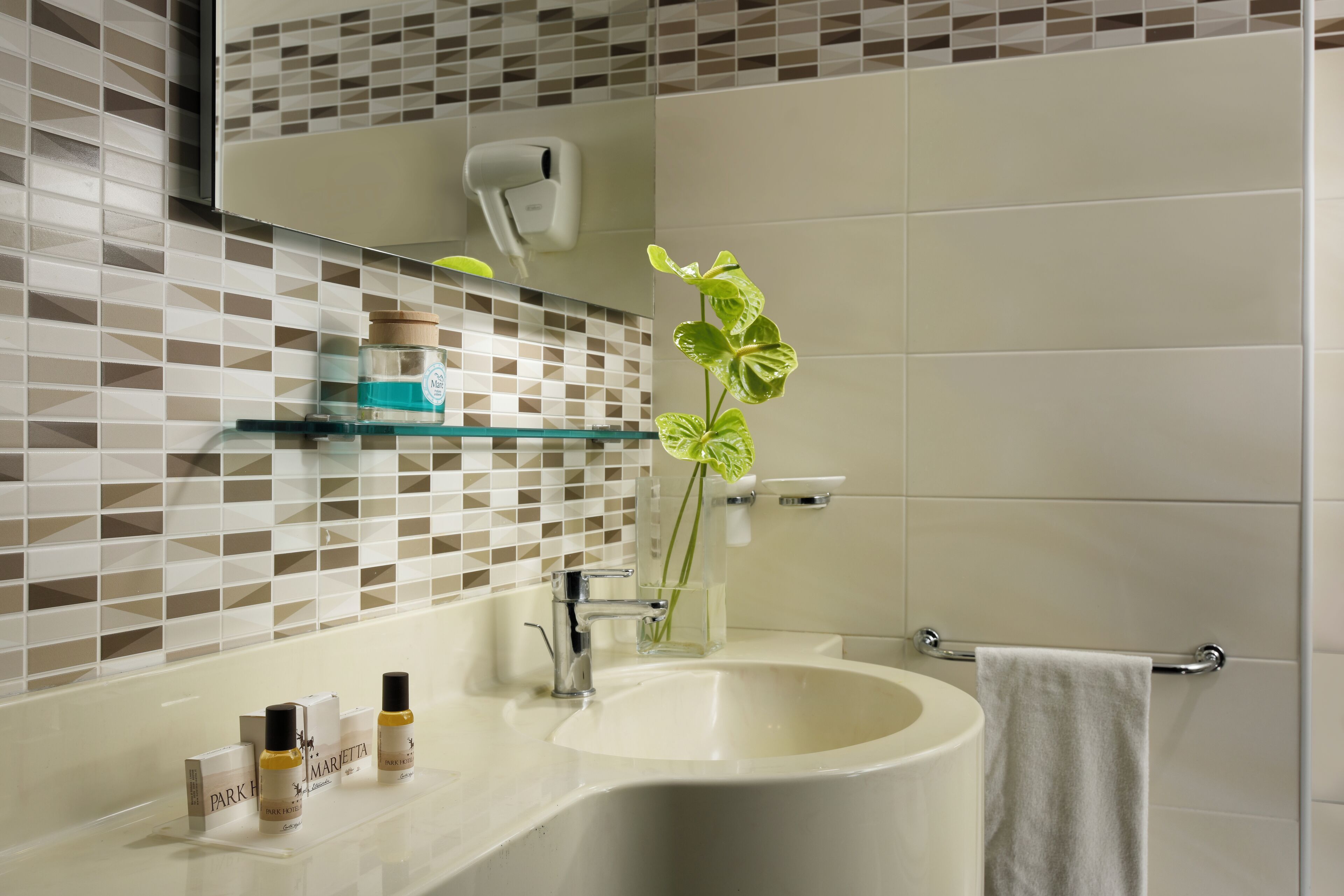 HOTIDAY Room Collection - Marinetta