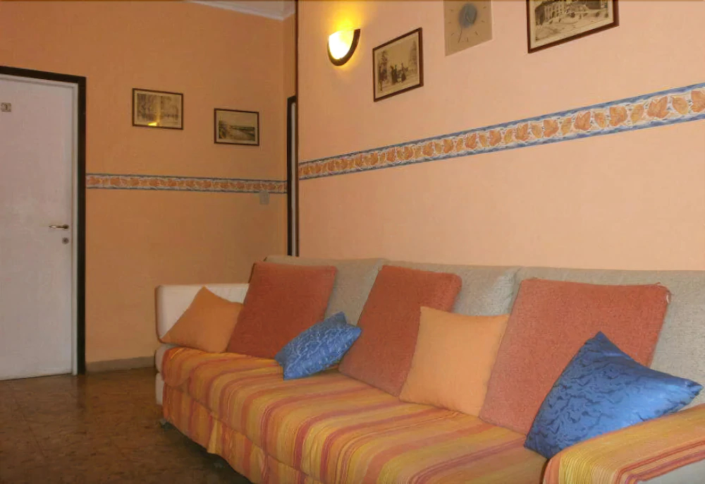 Airport Pisa Rooms