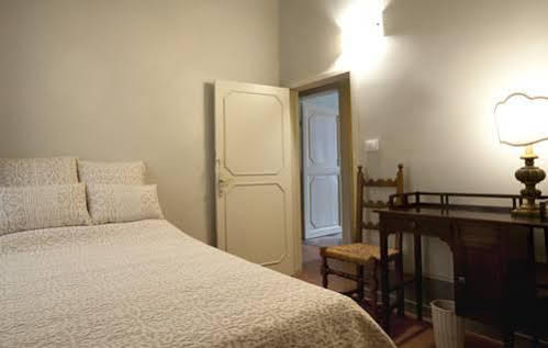 Almadelena Guest House