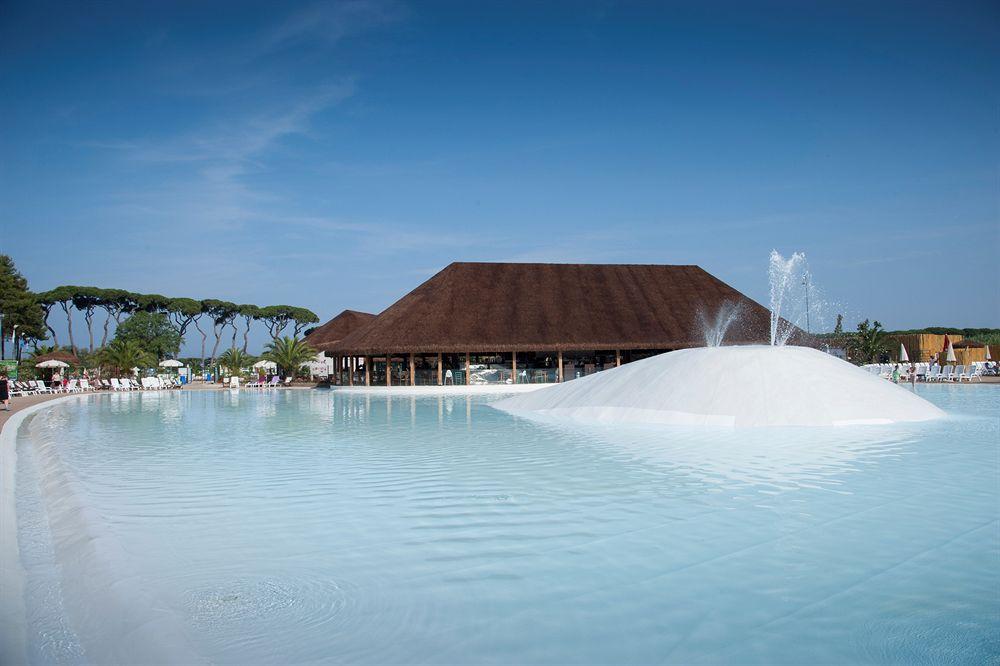 hu Park Albatros village