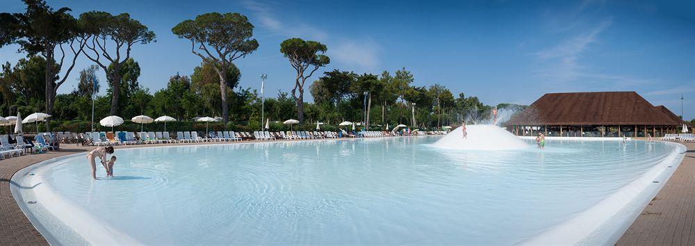 hu Park Albatros village