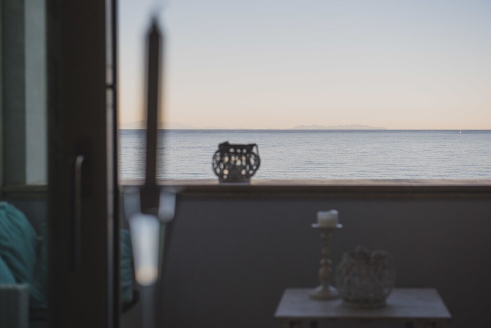 Villa Lilla Attic On The Beach