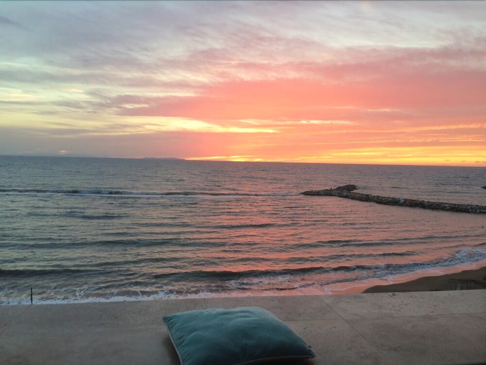 Villa Lilla Attic On The Beach