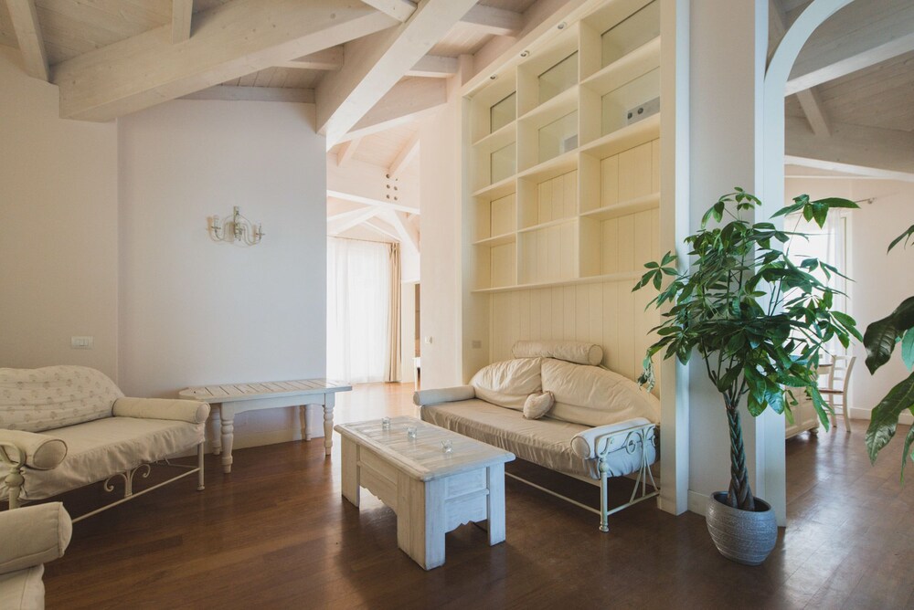 Villa Lilla Attic On The Beach