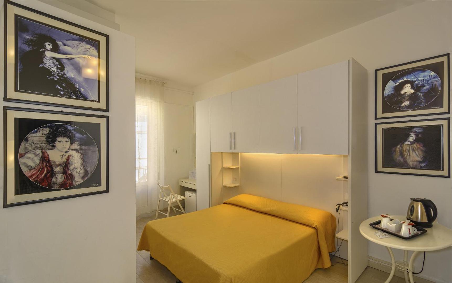 City Hotel