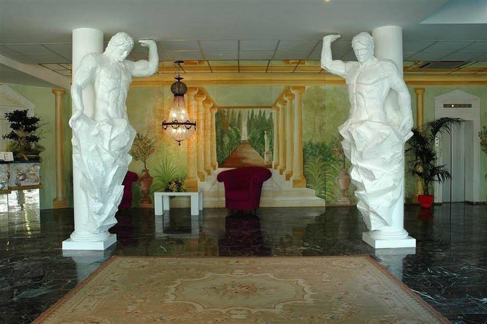 Domizia Palace
