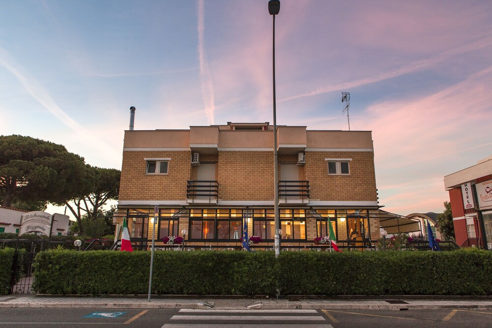 Piccolo Hotel