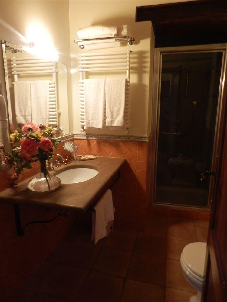 Le Vignole Country House