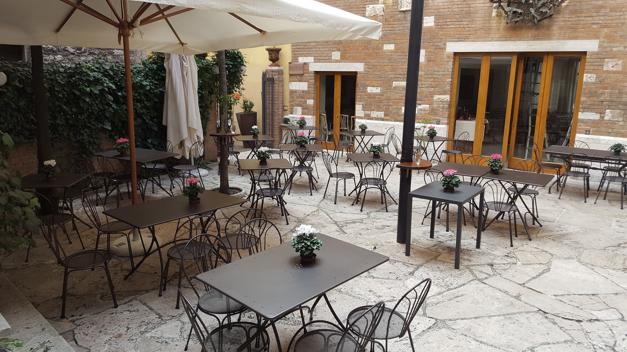 Rosetta Hotel Perugia Tapestry Collection By Hilton