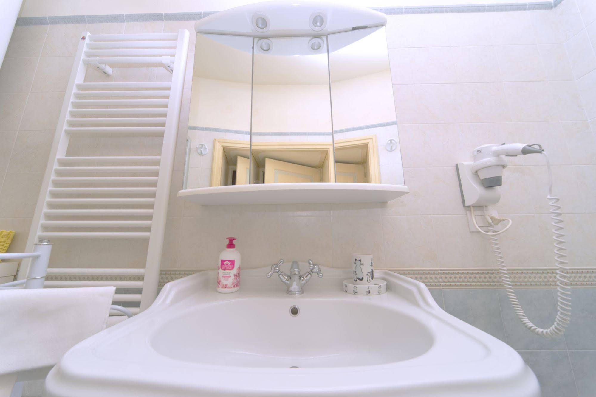Residenze L’Uncinaia Holiday House