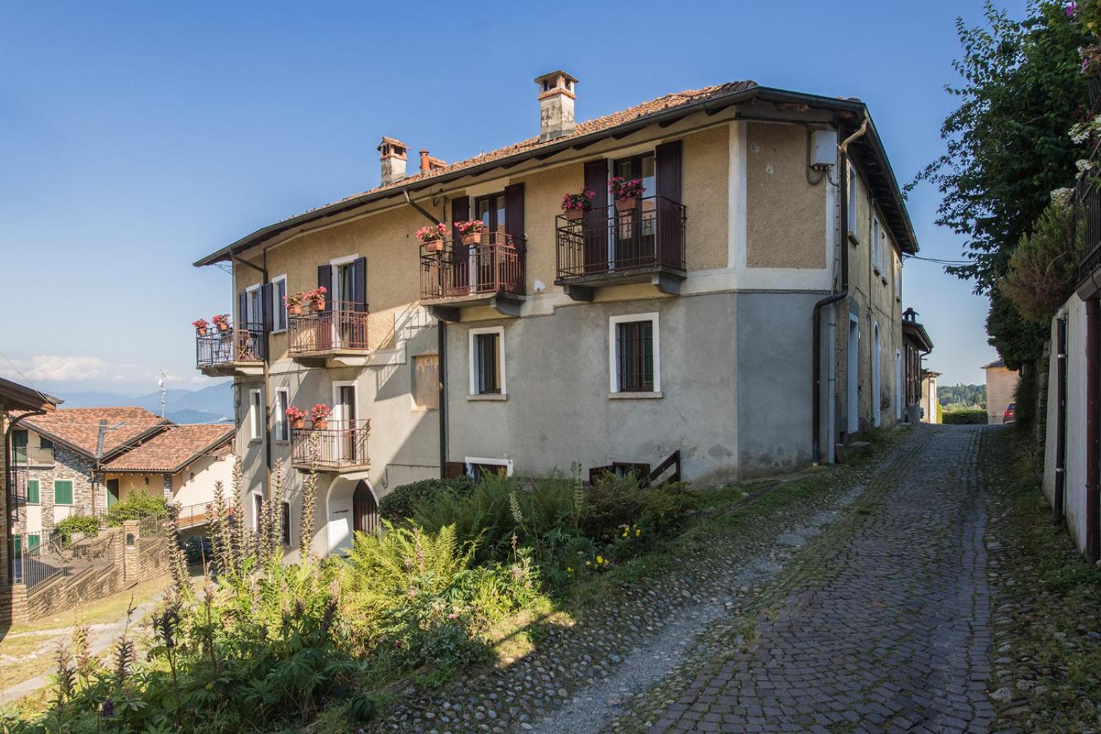 Stresa Complex Levoasi