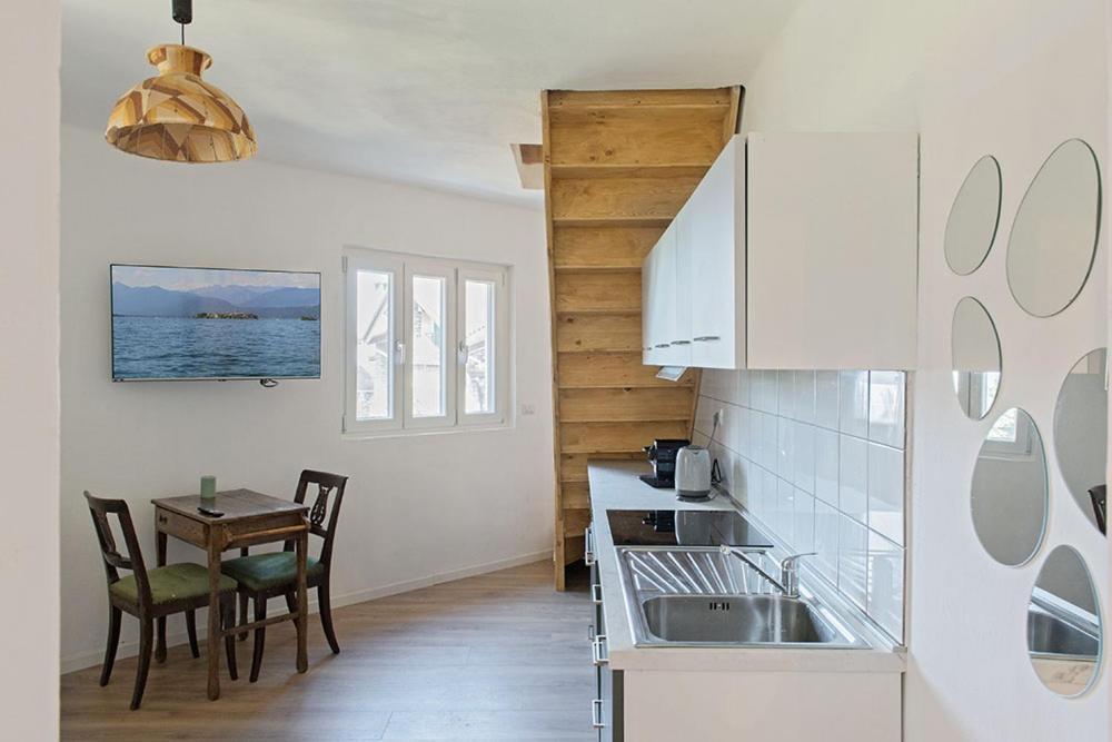 Stresa Complex Levoasi